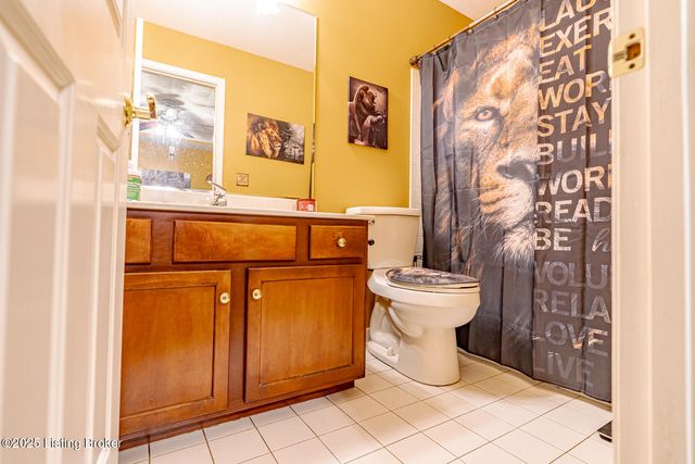 6912 Day Break Ct, Louisville, KY 40272