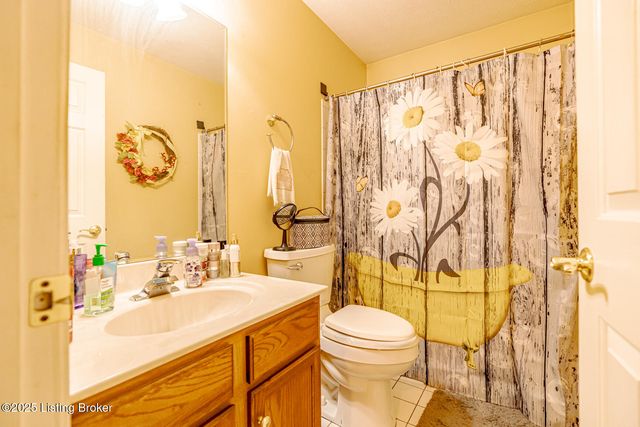 6912 Day Break Ct, Louisville, KY 40272