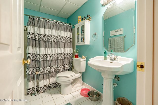 6912 Day Break Ct, Louisville, KY 40272