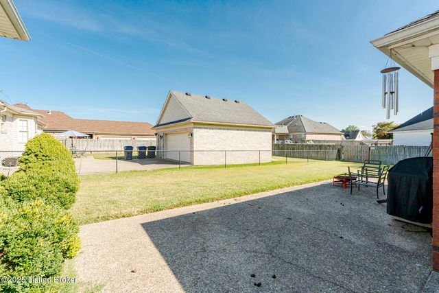 6912 Day Break Ct, Louisville, KY 40272