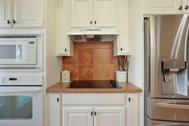 3220 New London Ln, Modesto, CA 95355