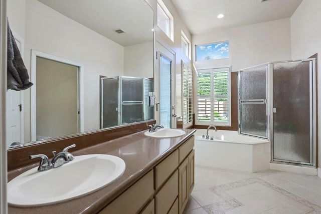3220 New London Ln, Modesto, CA 95355