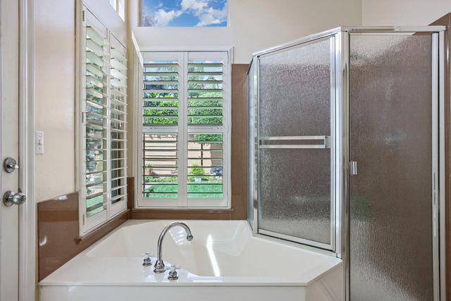 3220 New London Ln, Modesto, CA 95355