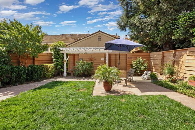 3220 New London Ln, Modesto, CA 95355