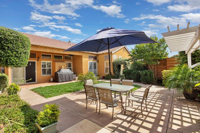 3220 New London Ln, Modesto, CA 95355
