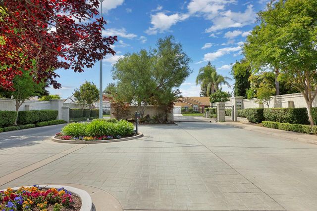 3220 New London Ln, Modesto, CA 95355