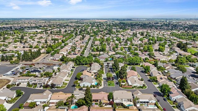 3220 New London Ln, Modesto, CA 95355