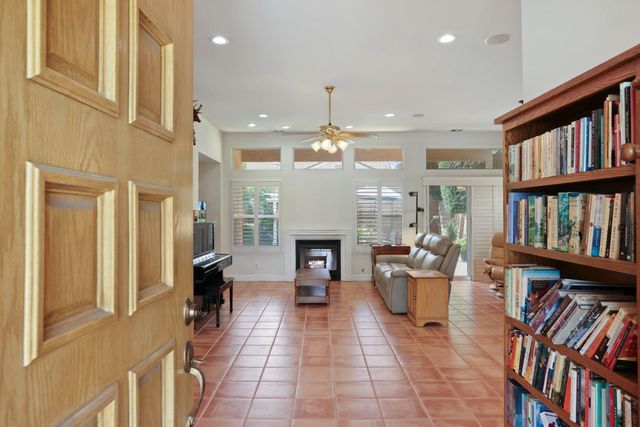 3220 New London Ln, Modesto, CA 95355
