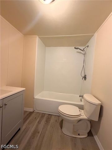 7869 Suncoast DR, North Fort Myers, FL 33917
