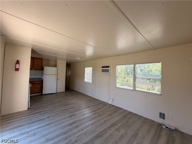 7869 Suncoast DR, North Fort Myers, FL 33917