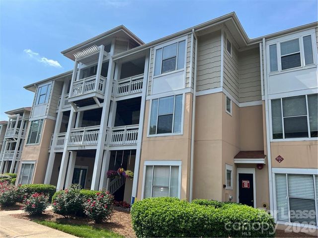 17919 Kings Point Drive i, Cornelius, NC 28031