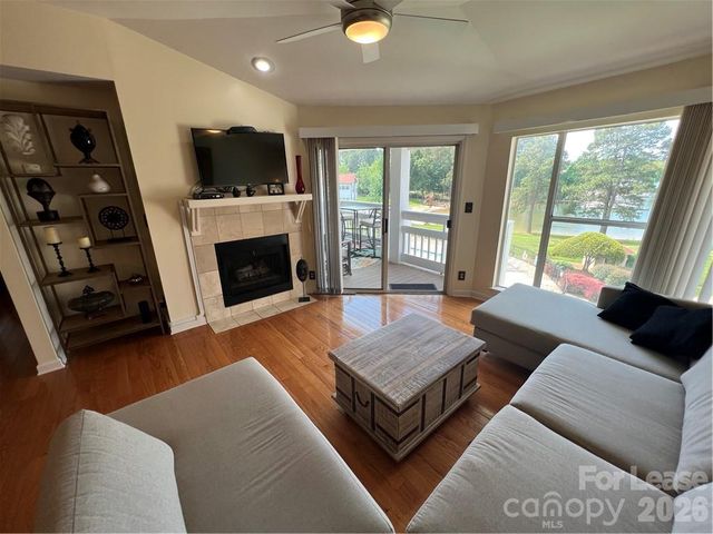 17919 Kings Point Drive i, Cornelius, NC 28031