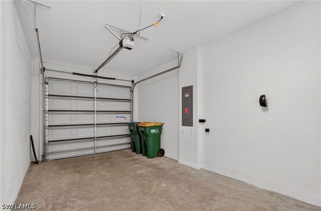 8951 Madrid CIR, Naples, FL 34104