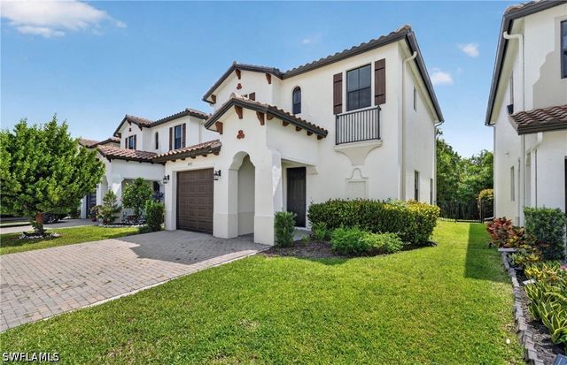 8951 Madrid CIR, Naples, FL 34104