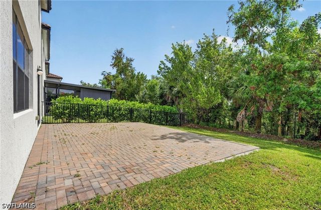 8951 Madrid CIR, Naples, FL 34104