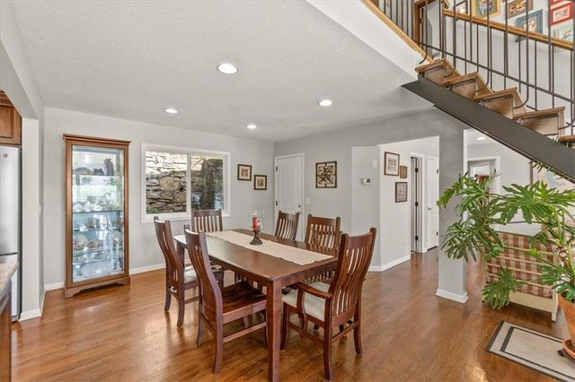 128 W Lakeshore Drive, Lake Quivira, KS 66217