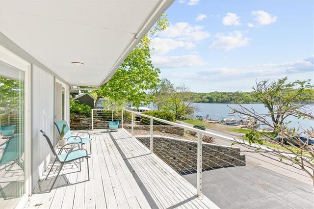 128 W Lakeshore Drive, Lake Quivira, KS 66217