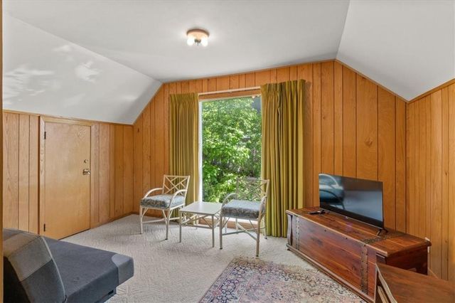 128 W Lakeshore Drive, Lake Quivira, KS 66217