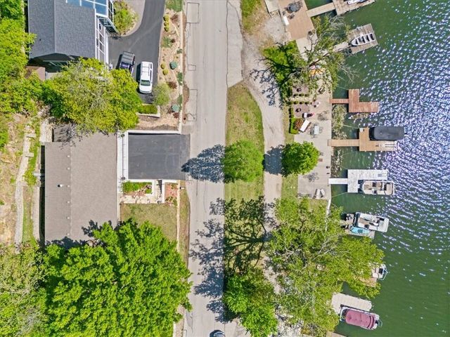 128 W Lakeshore Drive, Lake Quivira, KS 66217