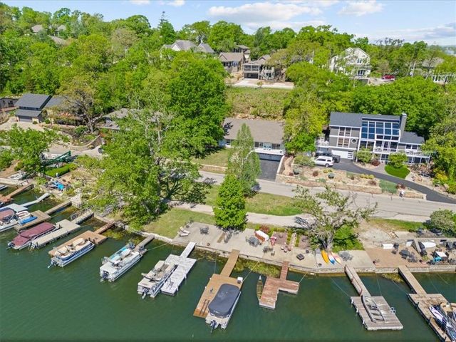128 W Lakeshore Drive, Lake Quivira, KS 66217