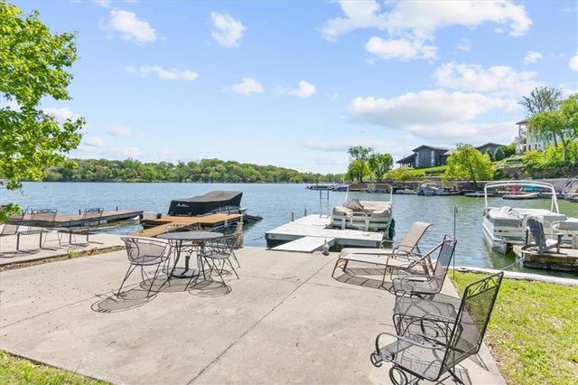 128 W Lakeshore Drive, Lake Quivira, KS 66217
