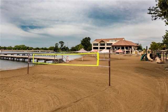 128 W Lakeshore Drive, Lake Quivira, KS 66217