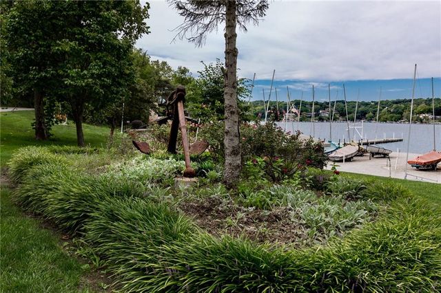 128 W Lakeshore Drive, Lake Quivira, KS 66217