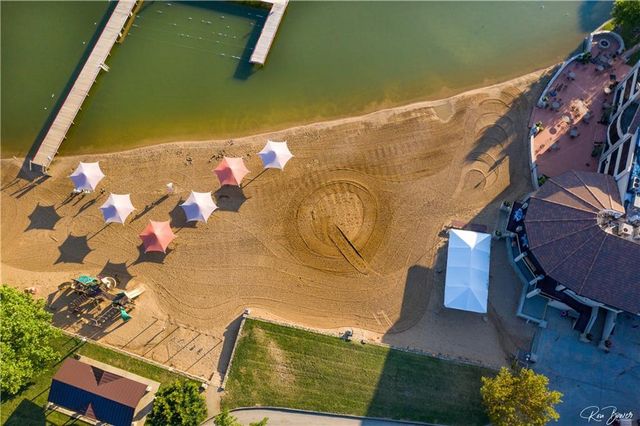 128 W Lakeshore Drive, Lake Quivira, KS 66217