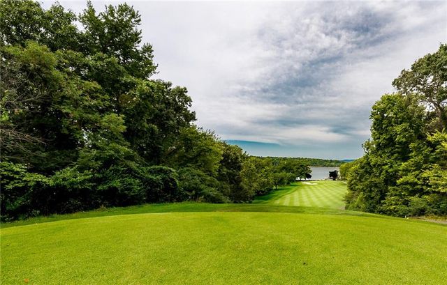 128 W Lakeshore Drive, Lake Quivira, KS 66217