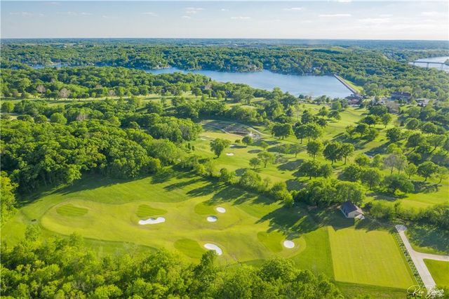 128 W Lakeshore Drive, Lake Quivira, KS 66217