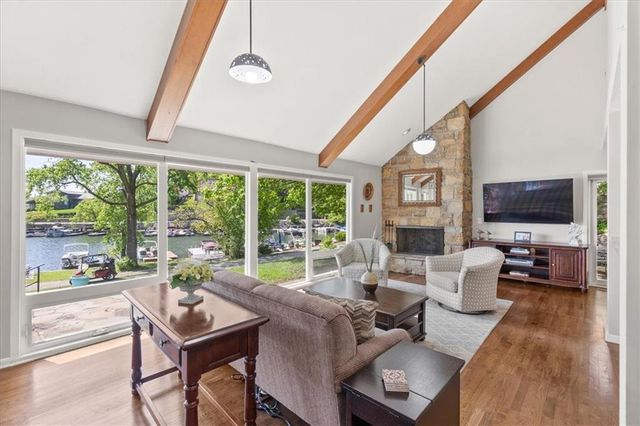 128 W Lakeshore Drive, Lake Quivira, KS 66217