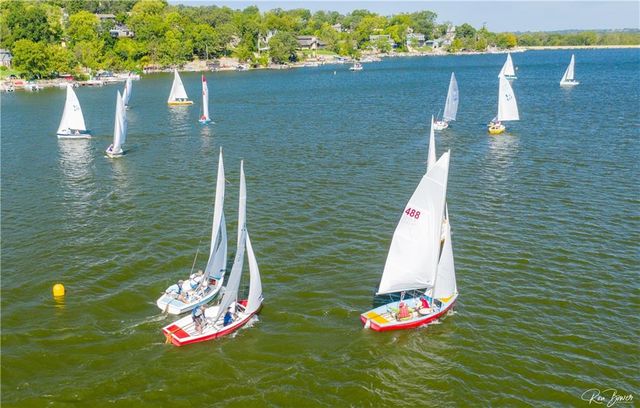 128 W Lakeshore Drive, Lake Quivira, KS 66217