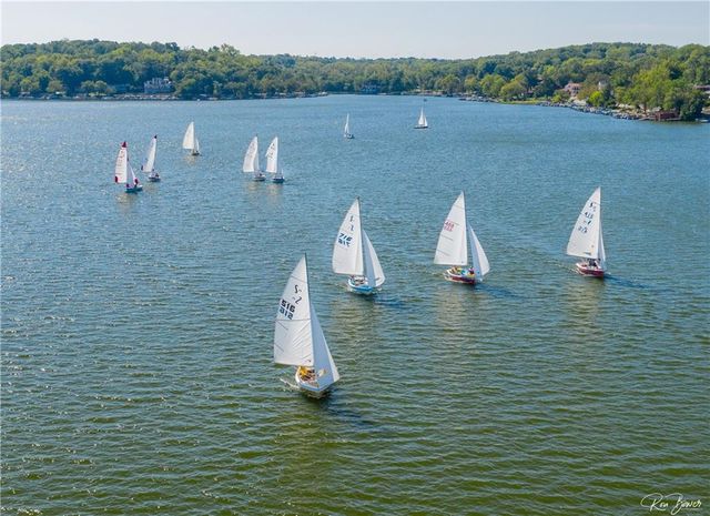 128 W Lakeshore Drive, Lake Quivira, KS 66217