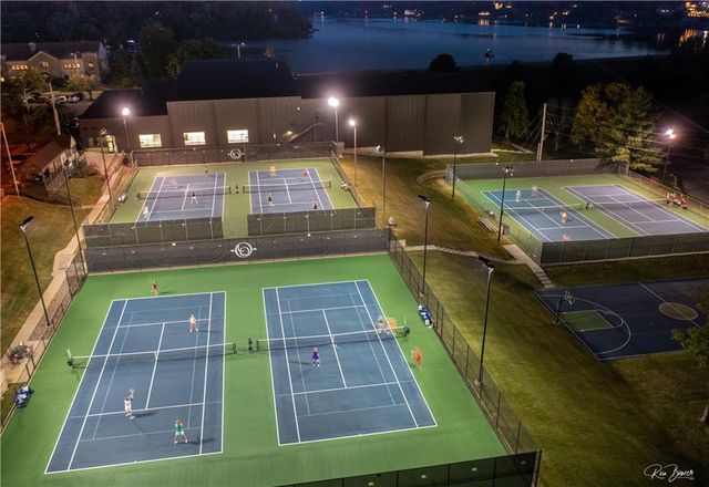 128 W Lakeshore Drive, Lake Quivira, KS 66217