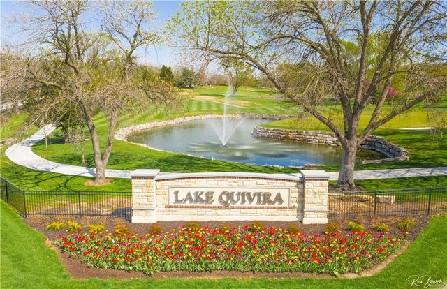 128 W Lakeshore Drive, Lake Quivira, KS 66217