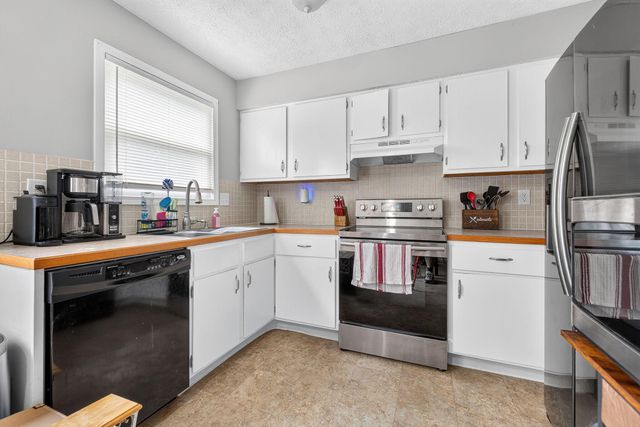 1561 Park Place Drive, Westerville, OH 43081