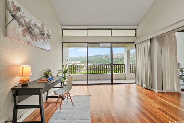 500 Lunalilo Home Road 26D, Honolulu, HI 96825