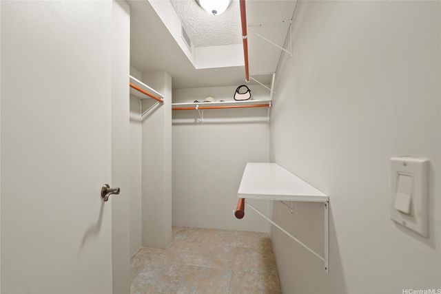 500 Lunalilo Home Road 26D, Honolulu, HI 96825