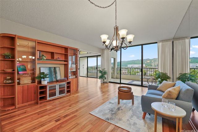 500 Lunalilo Home Road 26D, Honolulu, HI 96825