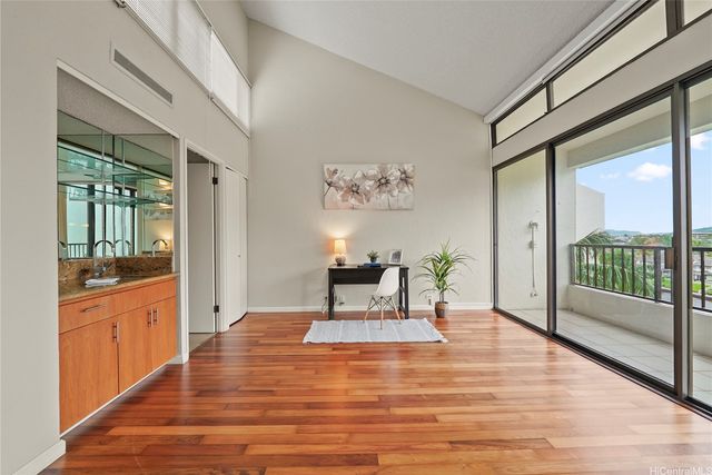 500 Lunalilo Home Road 26D, Honolulu, HI 96825