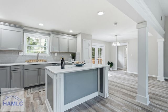 131 Bea Road, Richmond Hill, GA 31324