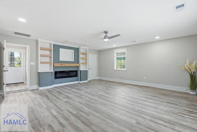 131 Bea Road, Richmond Hill, GA 31324