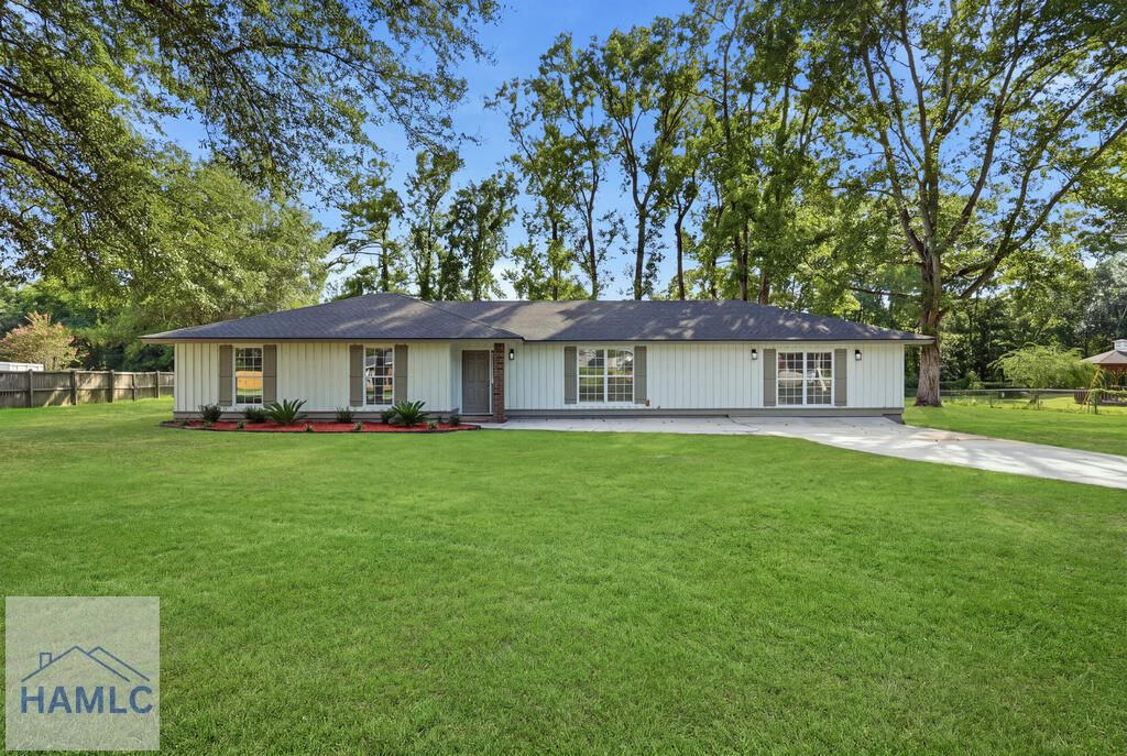 131 Bea Road, Richmond Hill, GA 31324