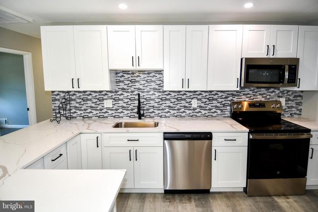 1210 LINDSAY RD, Oxon Hill, MD 20745