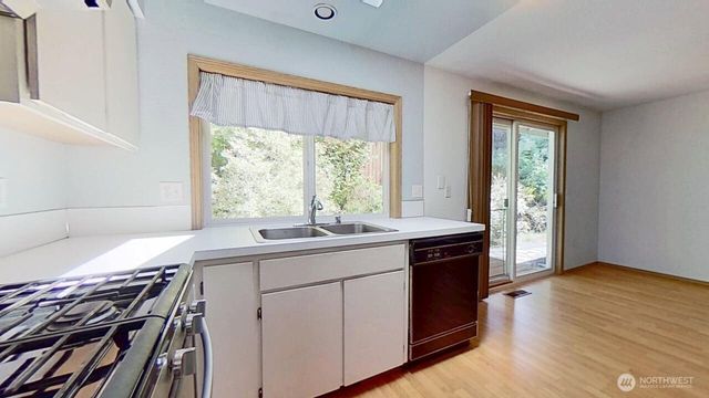 8220 Jill Court SE, Olympia, WA 98513