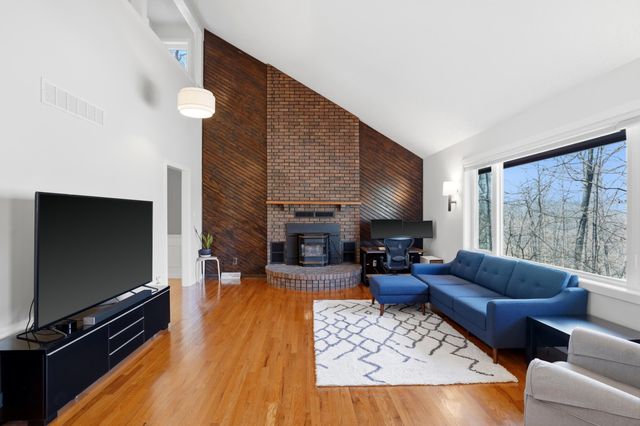 2403 LYNNWOOD DR, Columbia, MO 65203