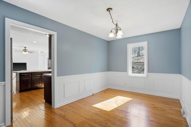 2403 LYNNWOOD DR, Columbia, MO 65203