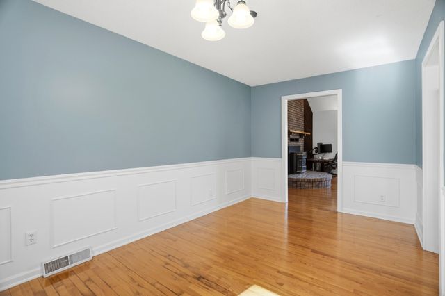 2403 LYNNWOOD DR, Columbia, MO 65203