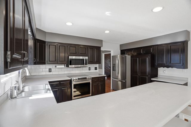 2403 LYNNWOOD DR, Columbia, MO 65203