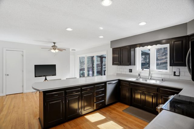 2403 LYNNWOOD DR, Columbia, MO 65203